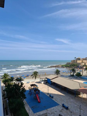 Apartamento, ampla sacada com vista para o mar!